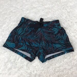 🔥$SALE$🔥 Lululemon Spring Break Away Short Palm Lace Tofino